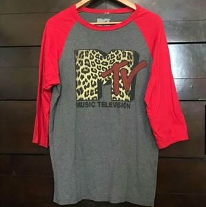 Long sleeved graphic T-shirt (MTv logo)